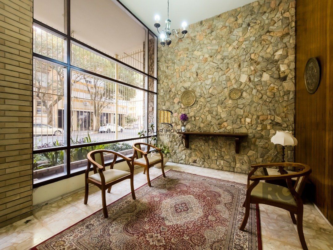 Apartamento, 3 quartos, 1 suite, dependência de empregada, elevador - Centro Histórico - Porto Alegre