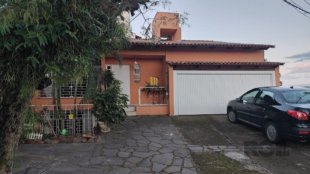 Casa 4 dormitórios no bairro Vila Assunção