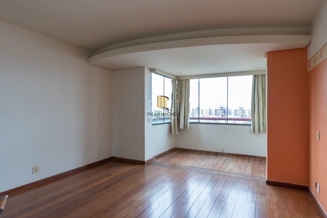 Cobertura para Venda - 302m², 4 dormitórios, sendo 1 suites, 3 vagas - Menino Deus