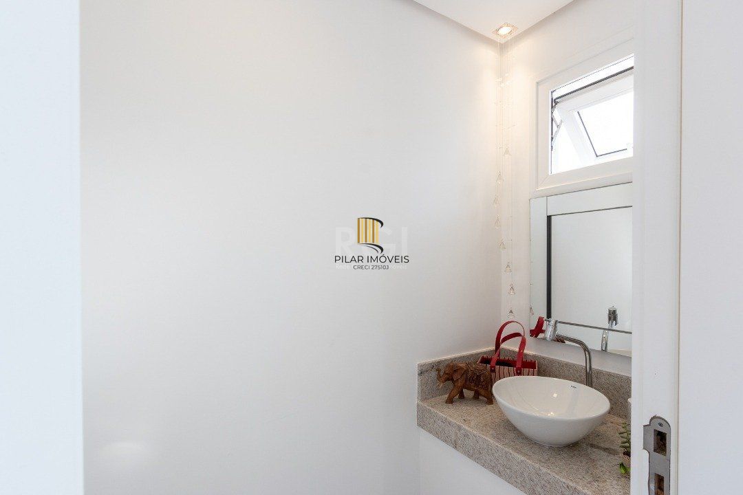 Casa Condominio para Venda - 202m², 3 dormitórios, sendo 1 suites, 2 vagas - Tristeza