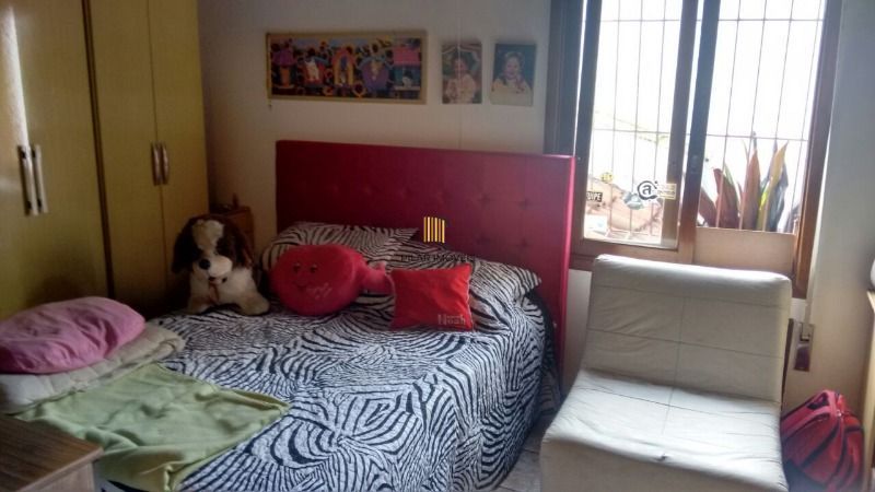Casa para Venda - 320m², 3 dormitórios, sendo 1 suites, 4 vagas - Cristal