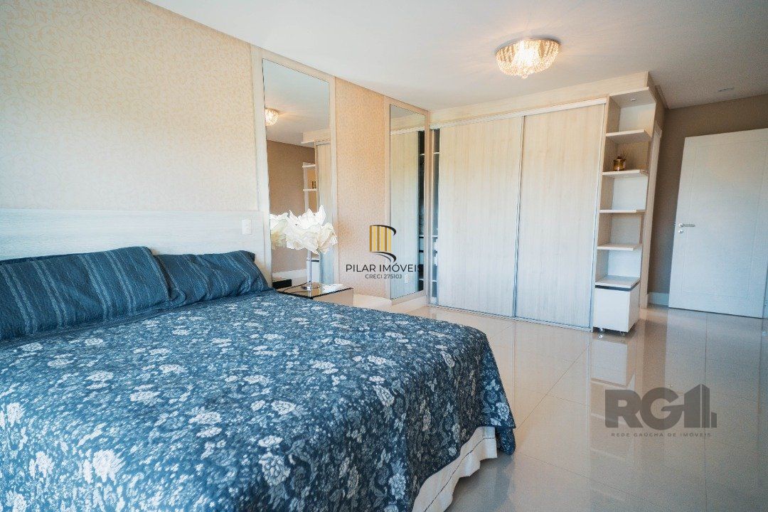 Oportunidade Única! Casa em Condomínio à Beira do Lago com 4 Suítes, sendo uma Térrea e uma Suíte Master Espetacular!