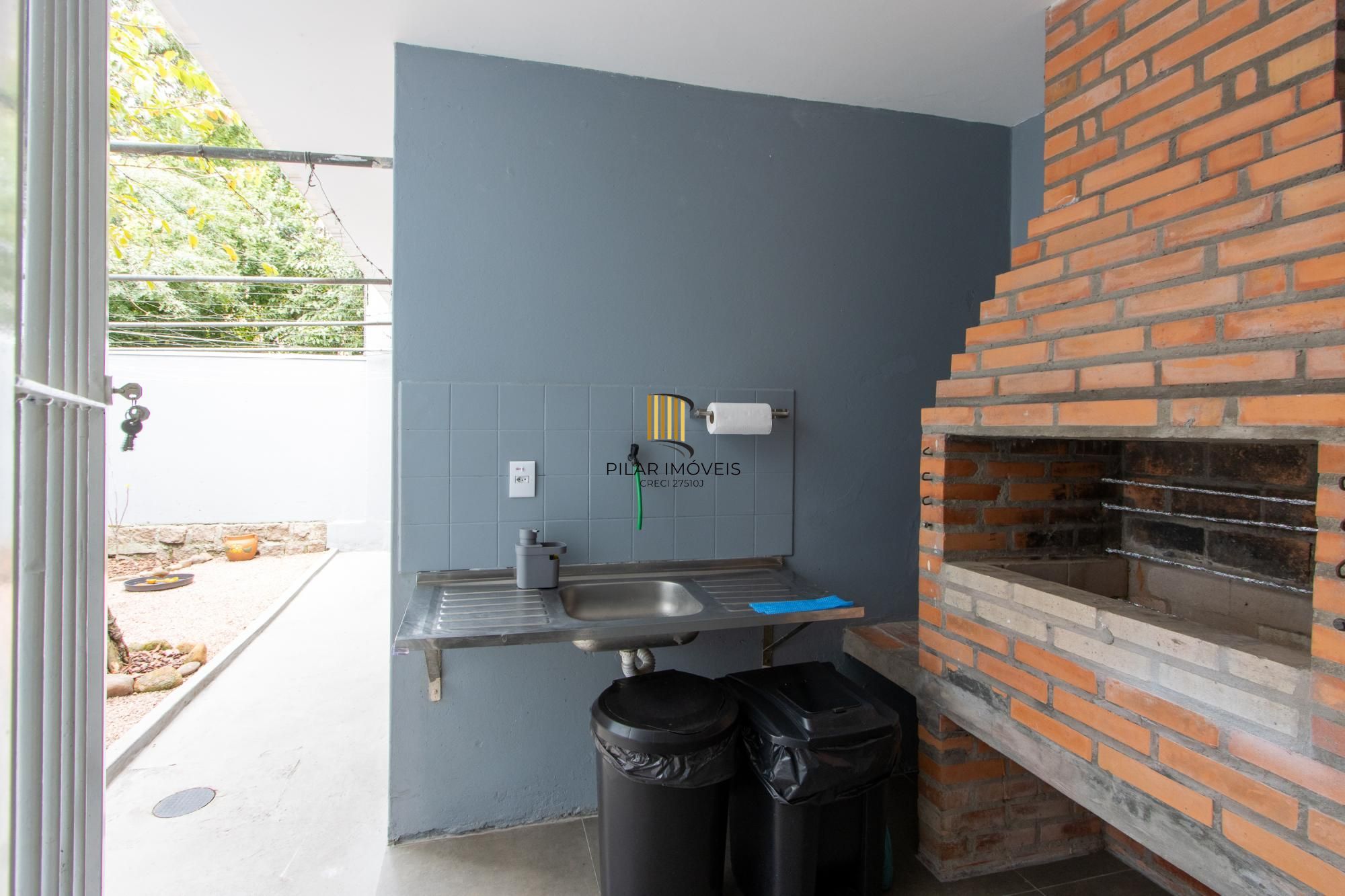 Casa TODA Reformada à Venda  – Mobiliada