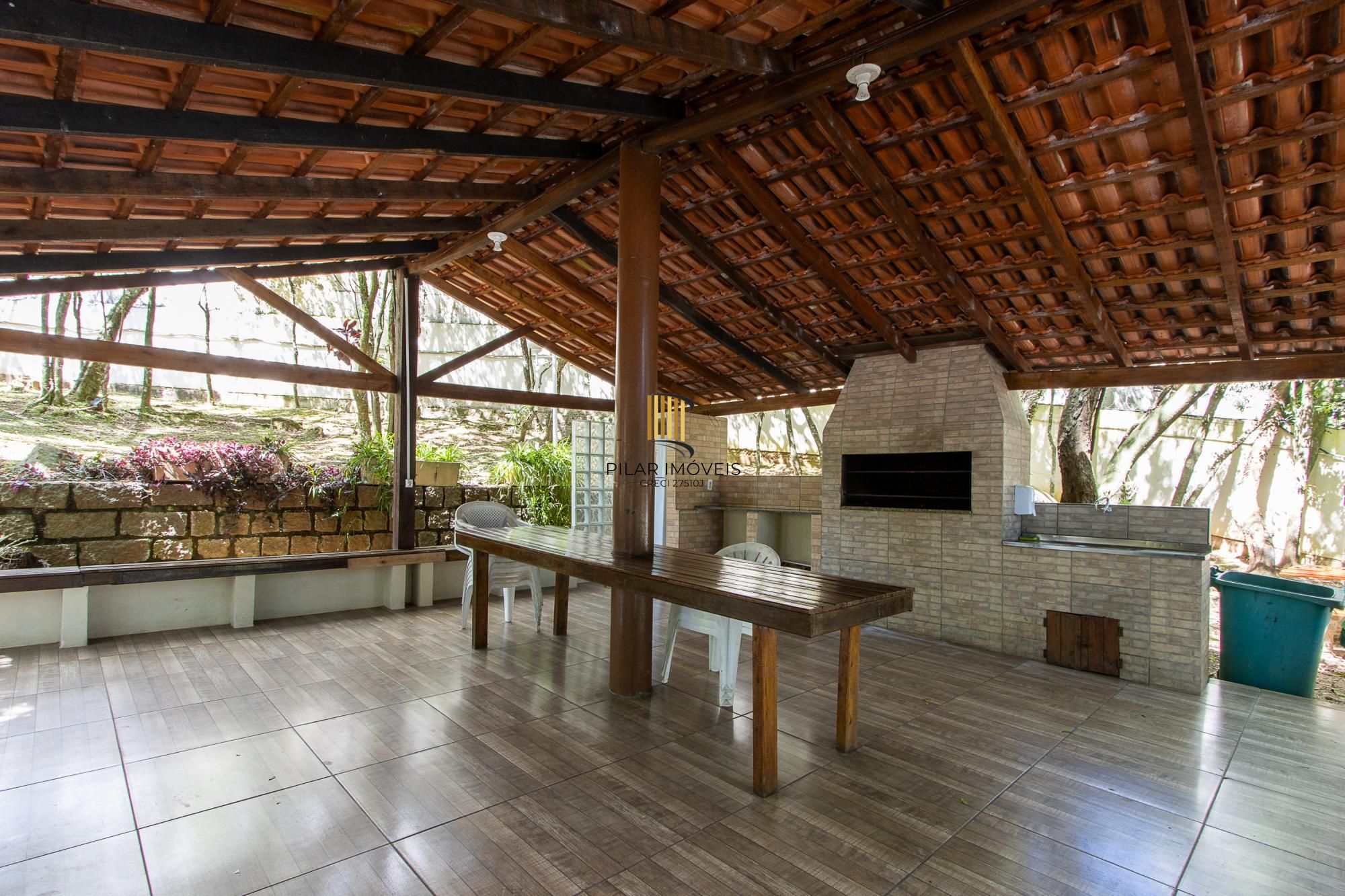 Casa em condominio com piscina