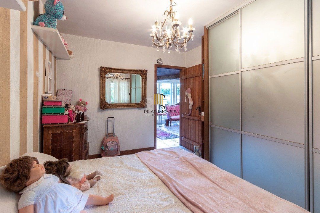 Casa para Venda - 418m², 4 dormitórios, sendo 1 suites, 2 vagas - Jardim Isabel