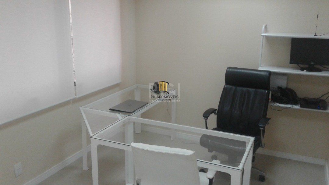 Com uma área privativa de 77.9m² e área total de 110.3m², essa sala é perfeita