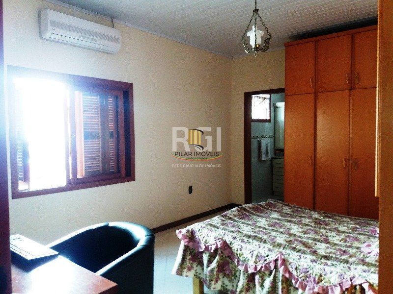 Casa para Venda - 250m², 5 dormitórios, sendo 3 suites, 2 vagas - Ipanema