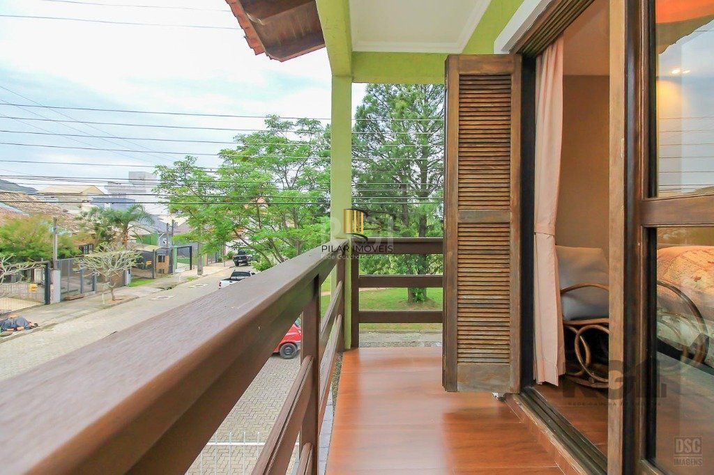Casa para Venda - 167m², 3 dormitórios, sendo 1 suites, 7 vagas - Hípica