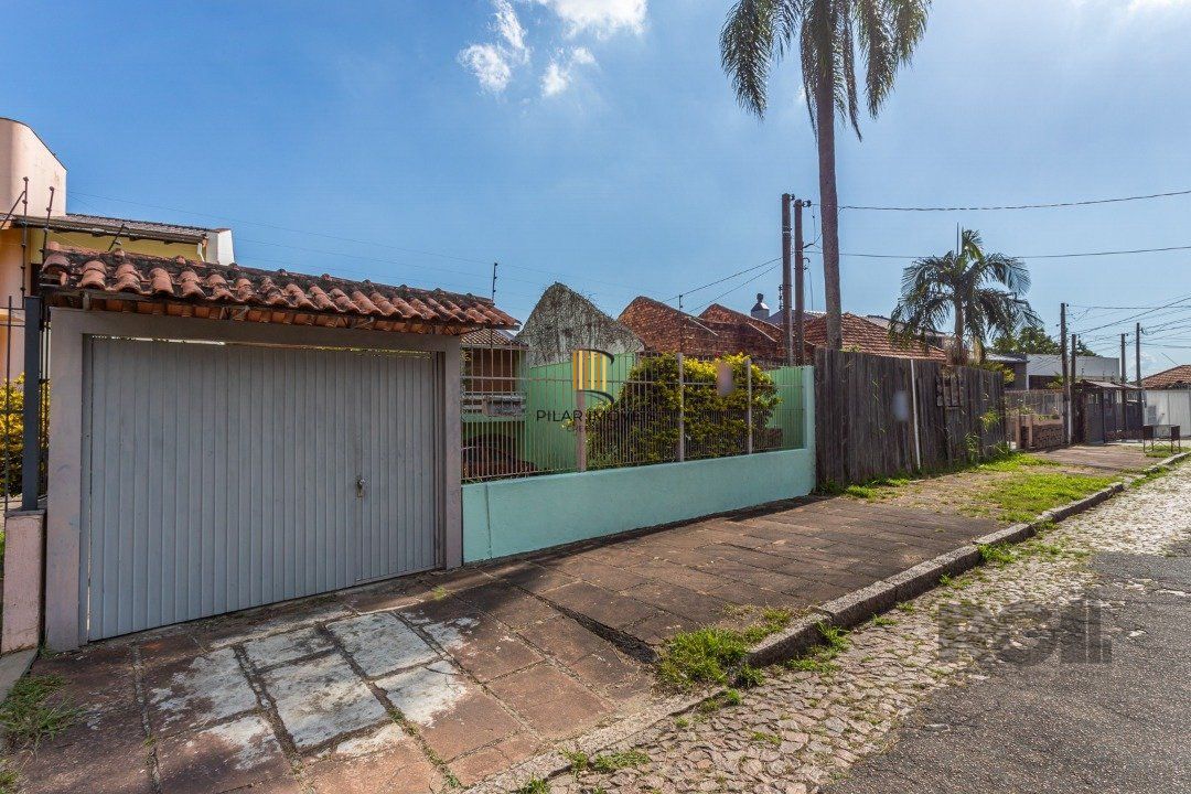 Casa com 3 Quartos à Venda, 293 m² por R$ 650.000