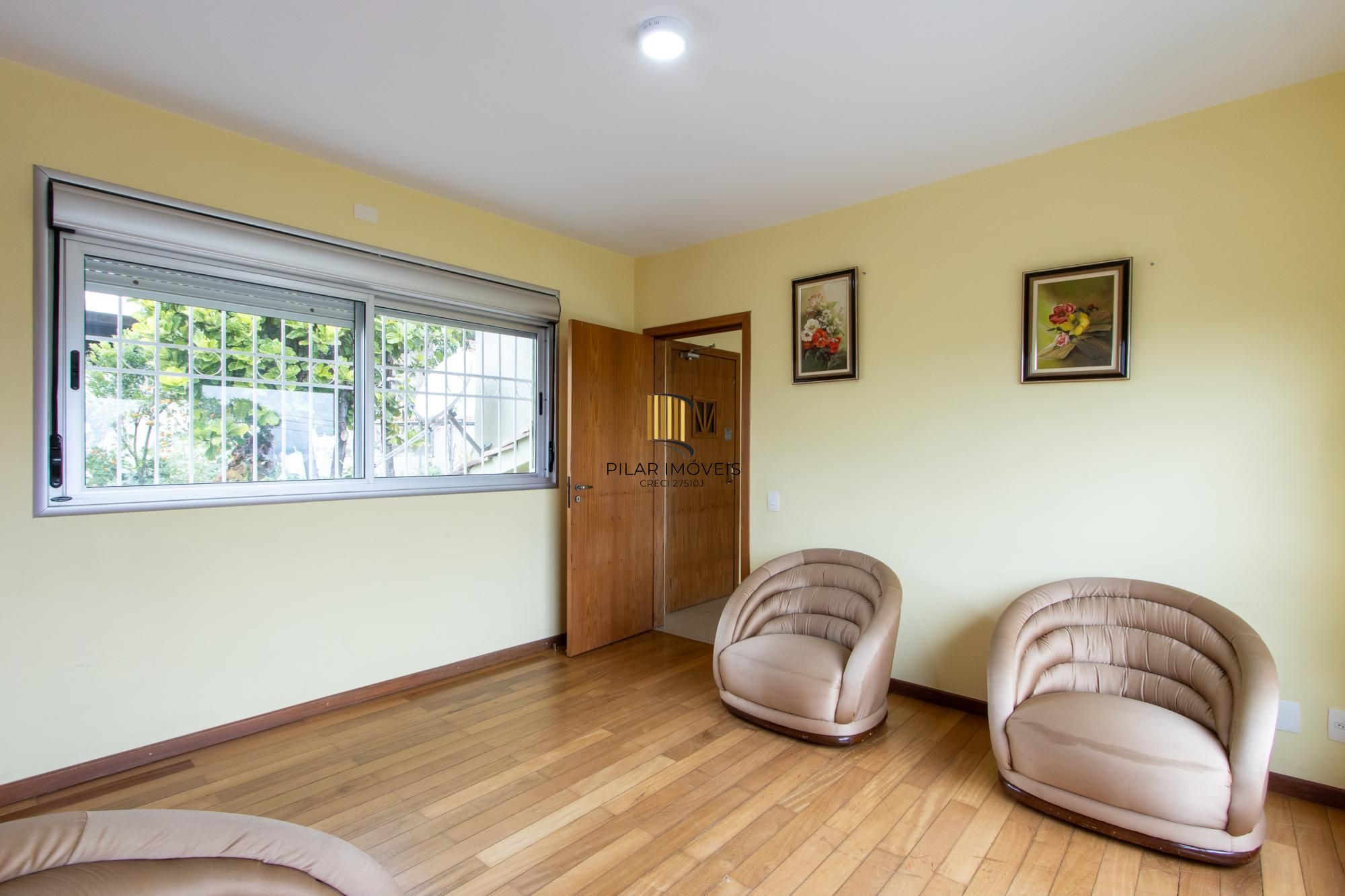 Casa para Venda - 470m², 3 dormitórios, sendo 1 suites, 6 vagas - Nonoai