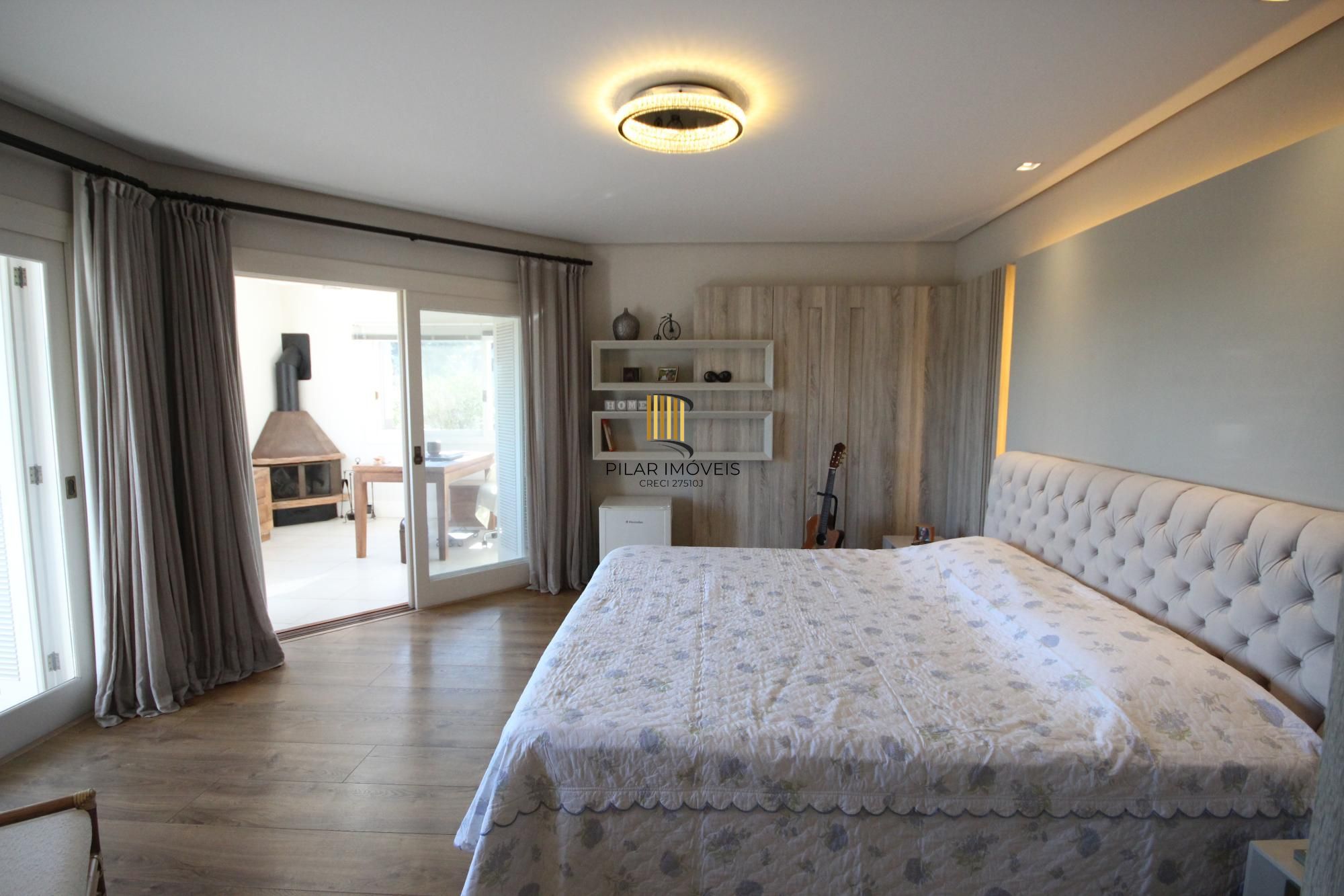 Casa Alto Padrão em Condomínio Fechado - 4 Suítes, Vista Panorâmica