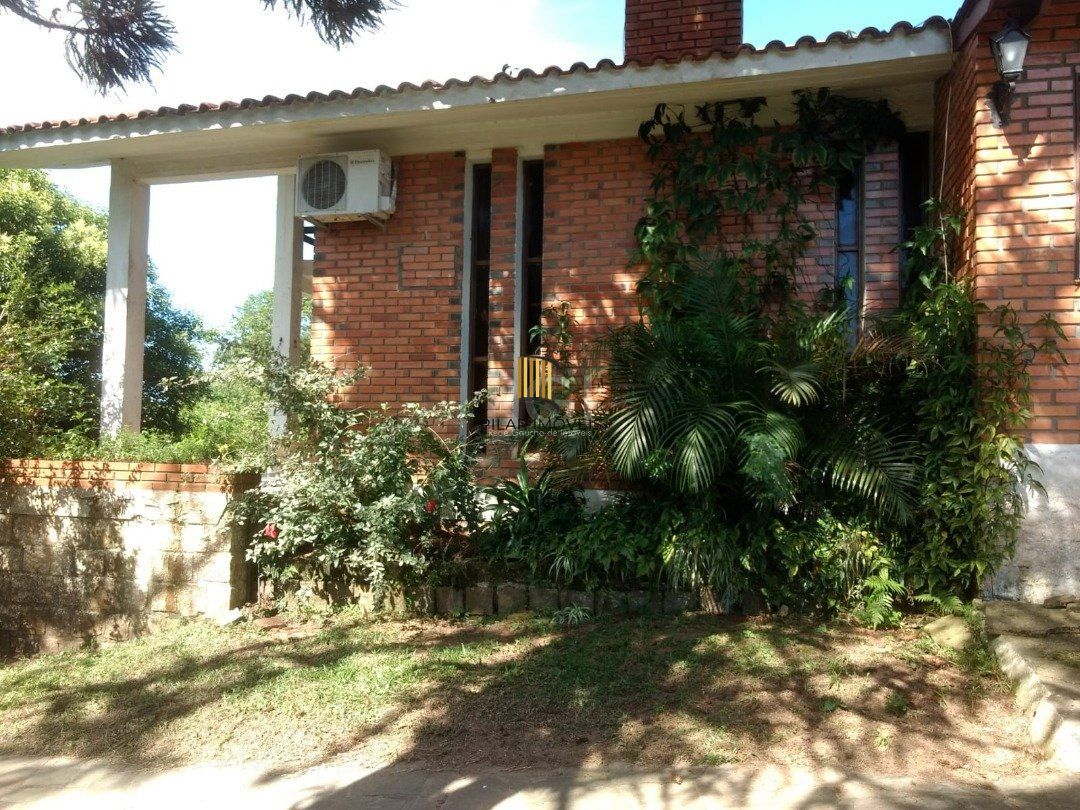 Casa para Venda - 250m², 3 dormitórios, sendo 1 suites, 4 vagas - Taruma