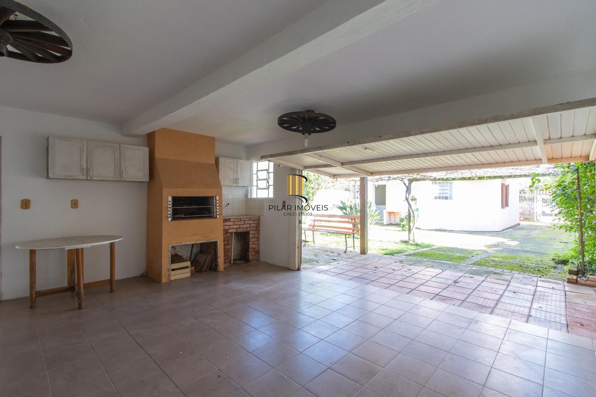 Casa para Venda - 253.35m², 3 dormitórios, sendo 1 suites, 4 vagas - Serraria