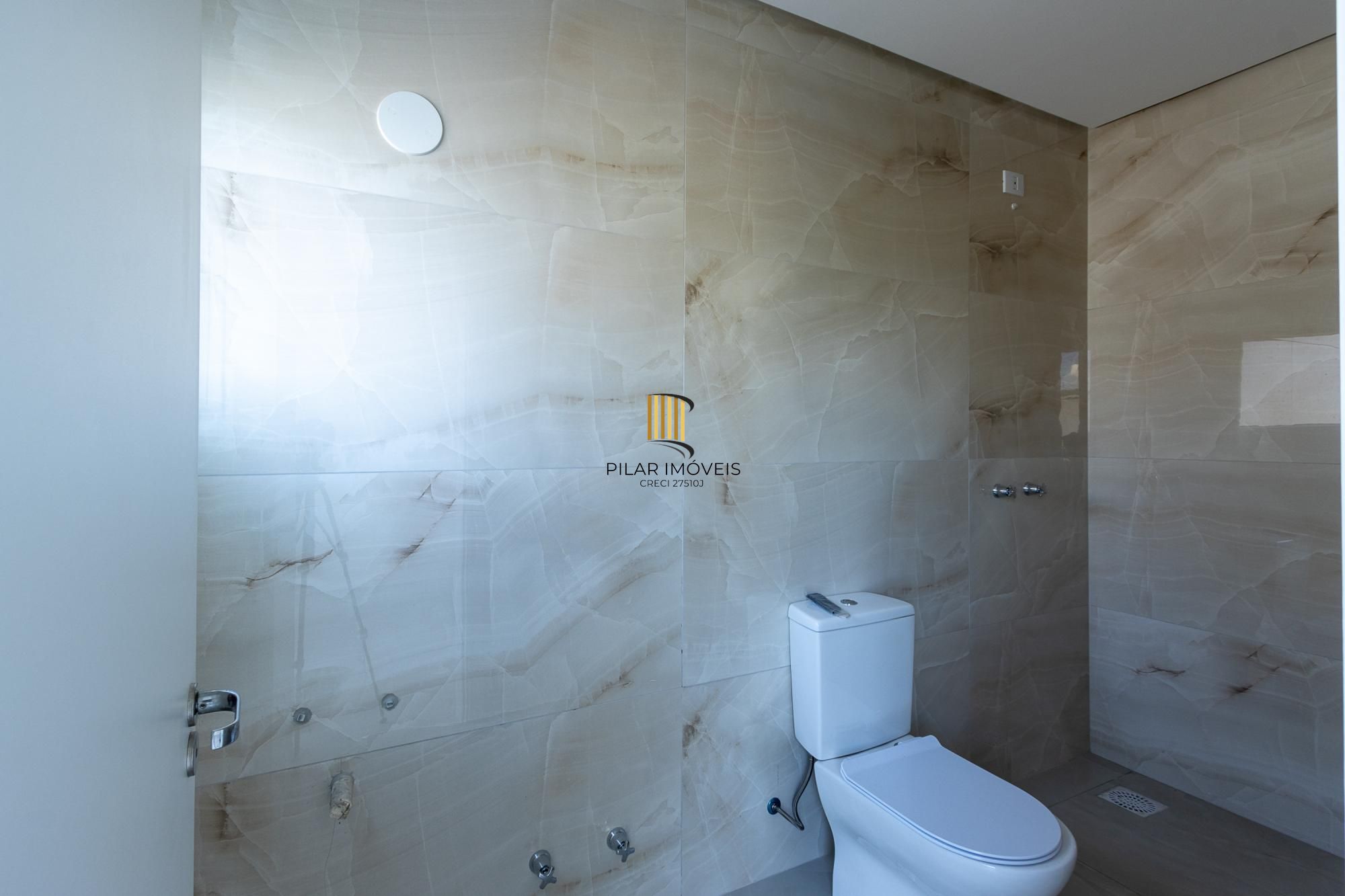 Casa Condominio para Venda - 300m², 4 dormitórios, sendo 4 suites, 2 vagas - Alphaville