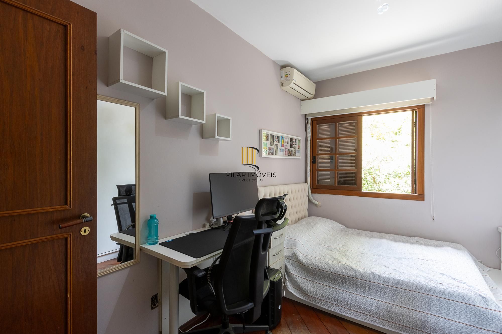 Casa Condominio para Venda - 175m², 3 dormitórios, sendo 1 suites, 4 vagas - Tristeza