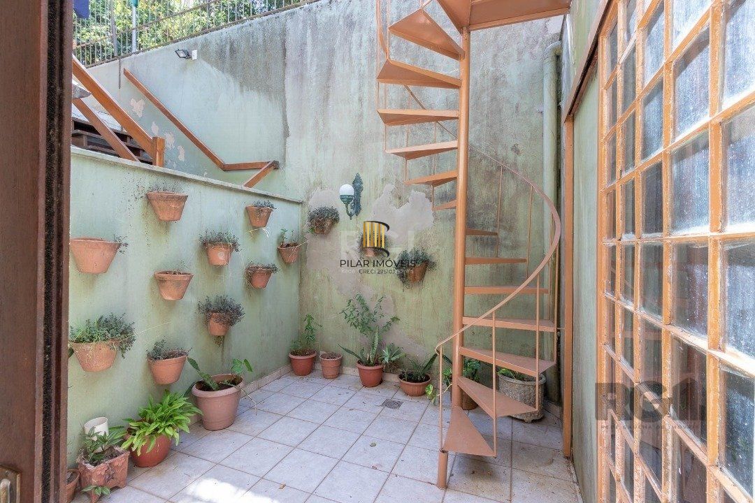 Casa em condomínio fechado para venda no bairro Jardim Isabel, com aproximadamente 197m² de área privativa,.