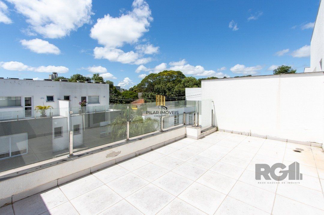 Casa em Condomínio, 197m², 3dormitórios, bairro Glória