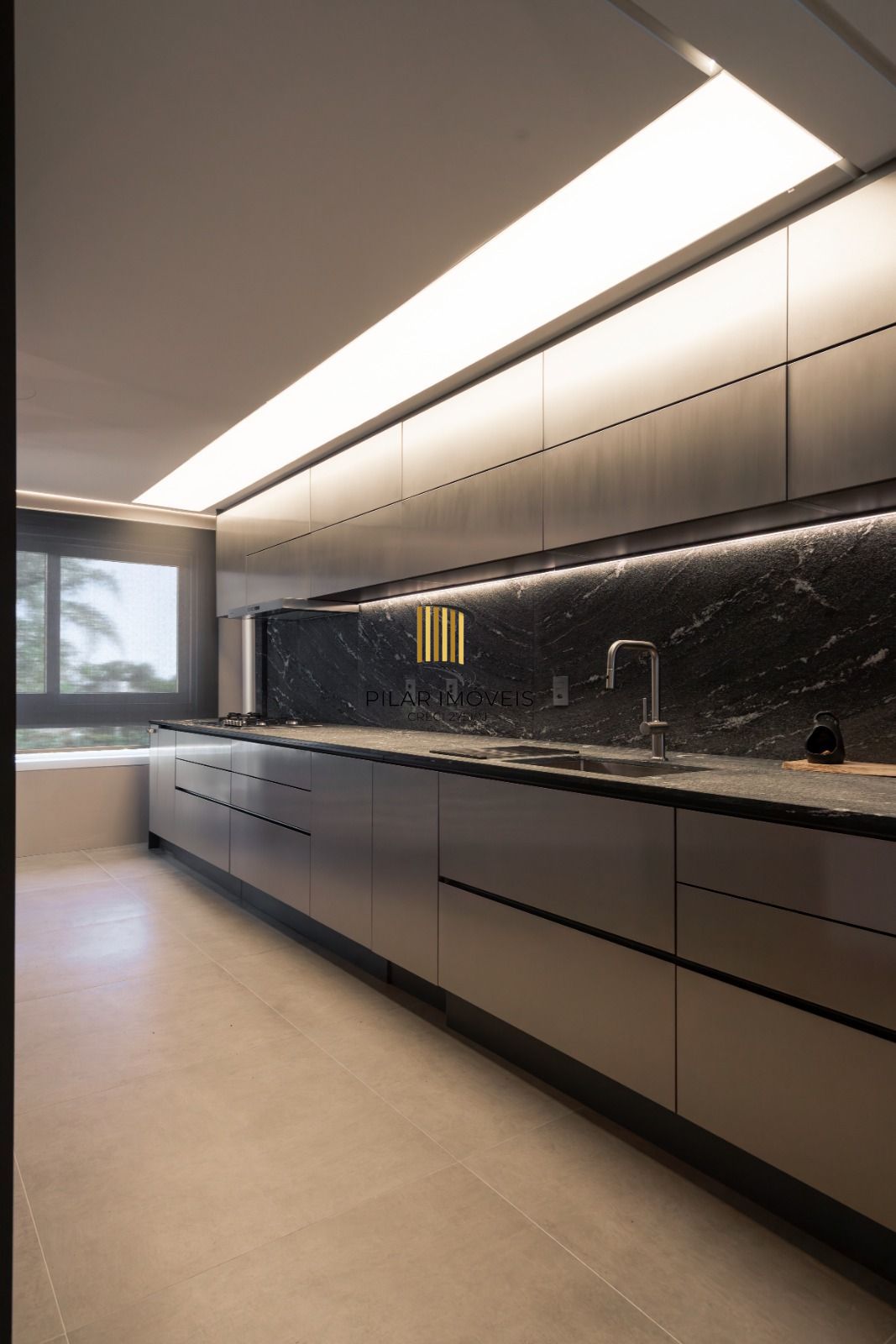 Cobertura para Venda - 483.85m², 3 dormitórios, sendo 3 suites, 4 vagas - Vila Assunção