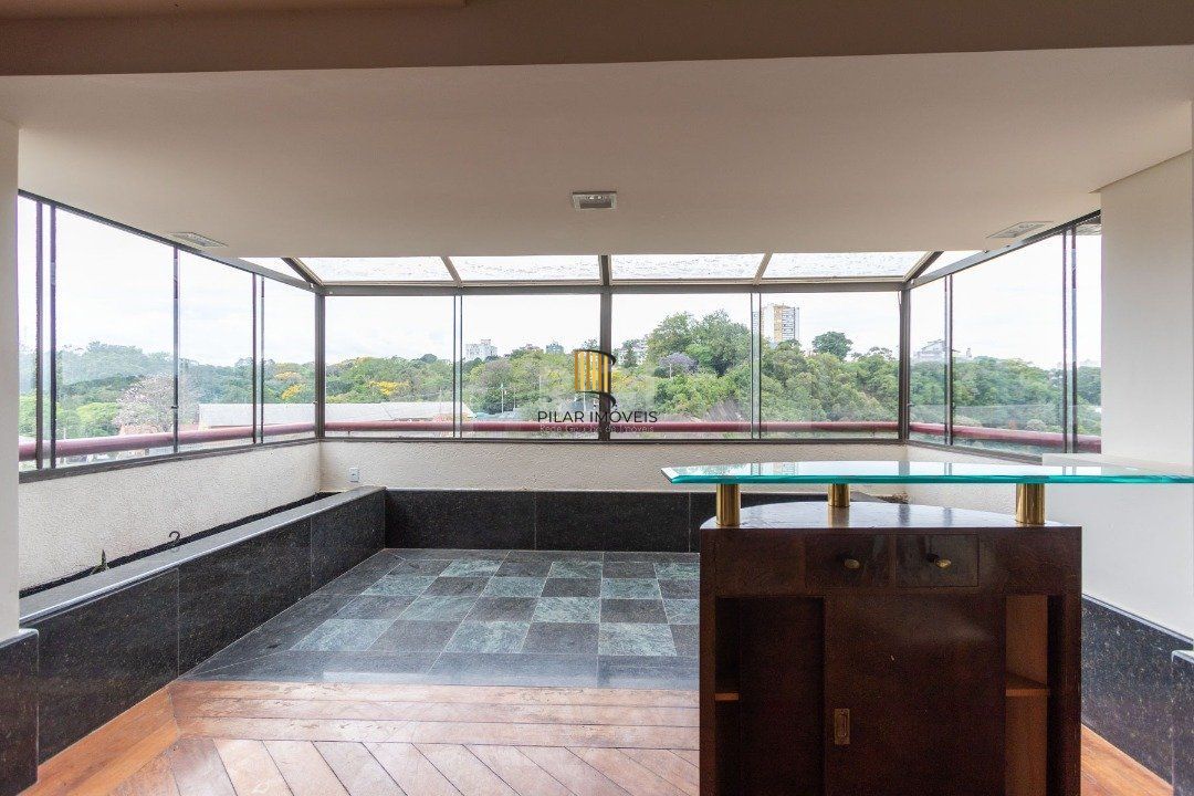Cobertura para Venda - 302m², 4 dormitórios, sendo 1 suites, 3 vagas - Menino Deus