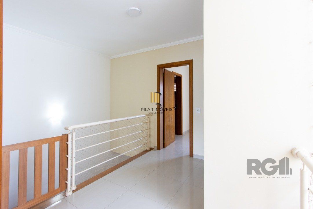 Casa 3 dormitórios no bairro Hípica