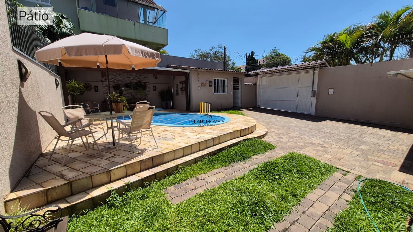 Excelente casa de 4 dormitórios, 1 suíte e 2 vagas em Novo Hamburgo.