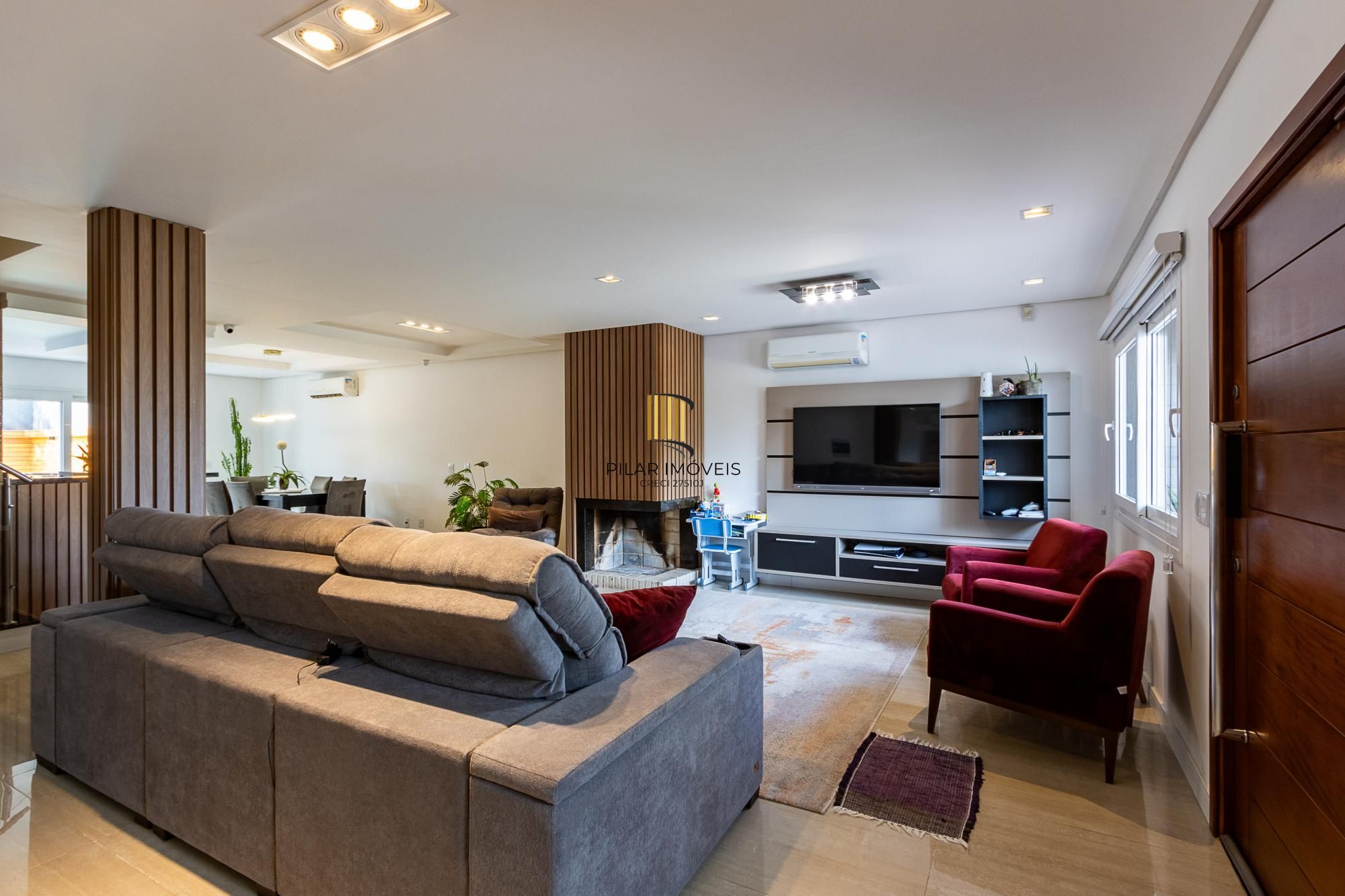 Casa 3 dormitórios no bairro Hípica