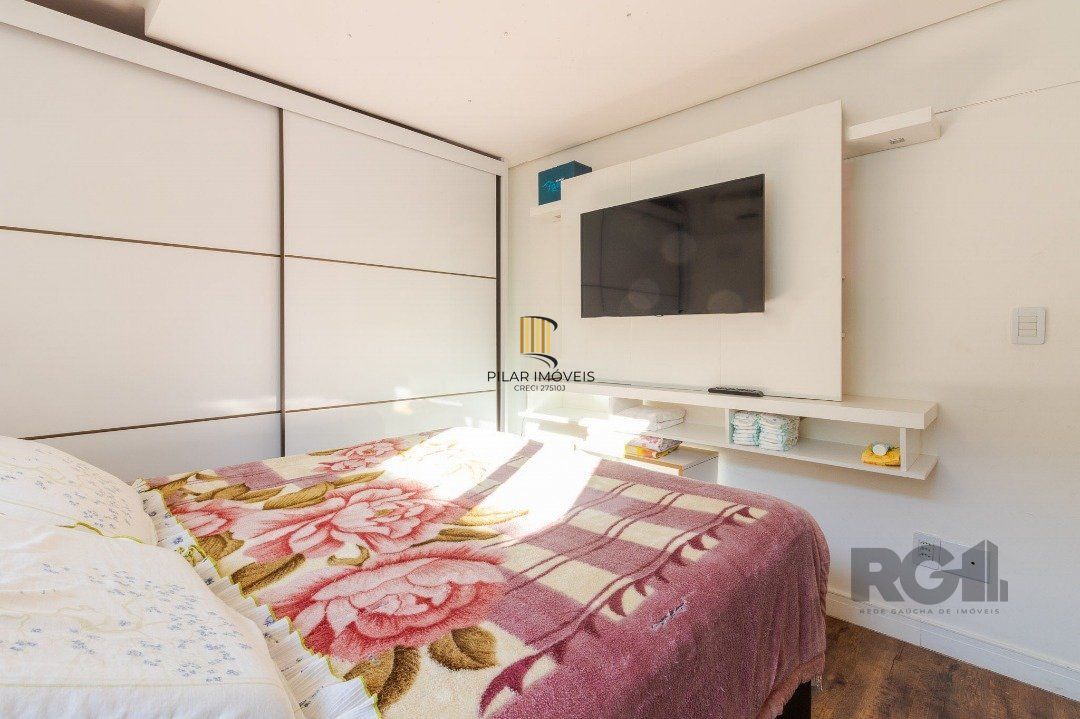 Casa em condomínio, 3 quartos, 1 suite, lareira, churrasqueira, 1 vaga - Bairro Tristeza