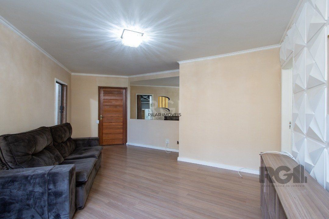 Apartamento de 02 dormitórios com móveis e roupeiros planejados