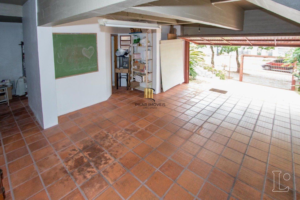 Casa para Venda - 416.89m², 4 dormitórios, sendo 1 suites, 5 vagas - Tristeza