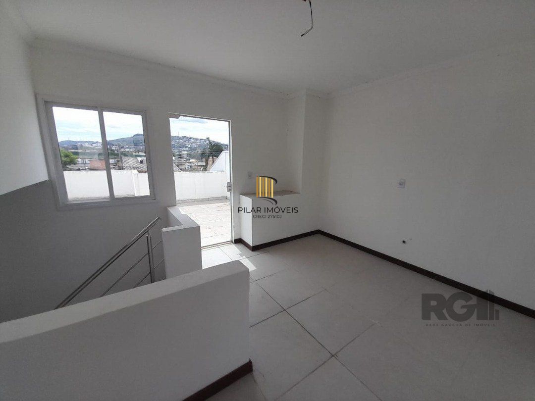 Casa 3 dormitórios no bairro Camaquã