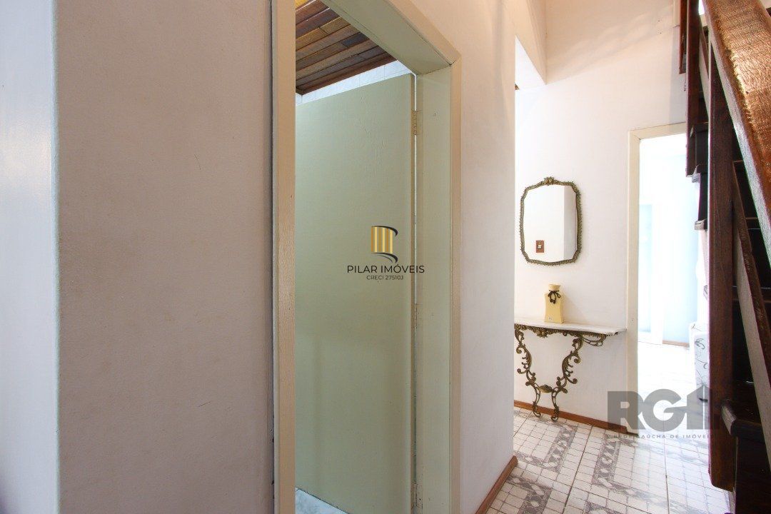 Casa 04 dormitórios, 02 suítes, living 02 ambientes