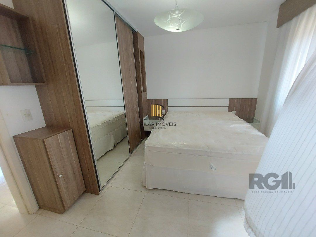 Casa em Condomínio Fechado com 3 quartos e 150m² privativos