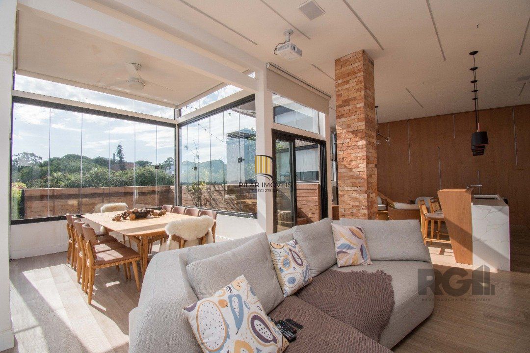 Cobertura de alto padrão, construtora Clave, vista perene para o Rio, 3 suítes, piscina, 3 vagas cobertas.