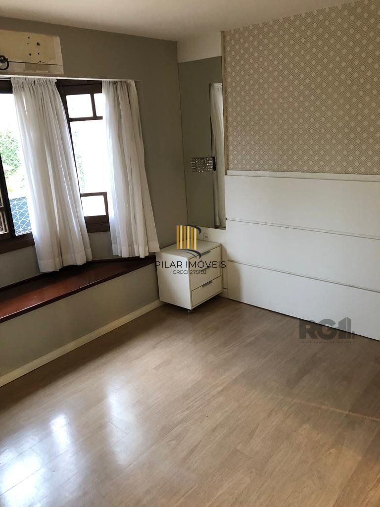 Casa de Condomínio 4 dormitórios no bairro Vila Assunção