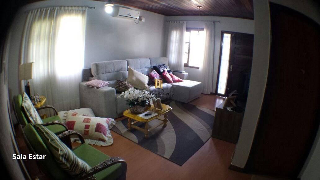 Ótima casa 3 dormitórios sendo 1 suíte e Salão de Festas