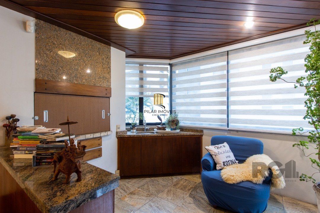 Apartamento 4 dormitórios no bairro Petrópolis