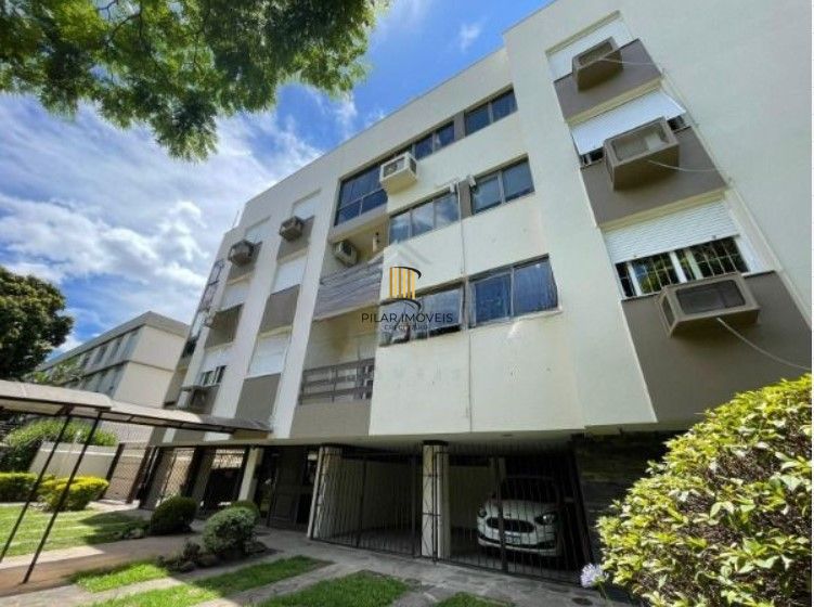 Cobertura no bairro Menino Deus com 01 dormitório sendo suíte