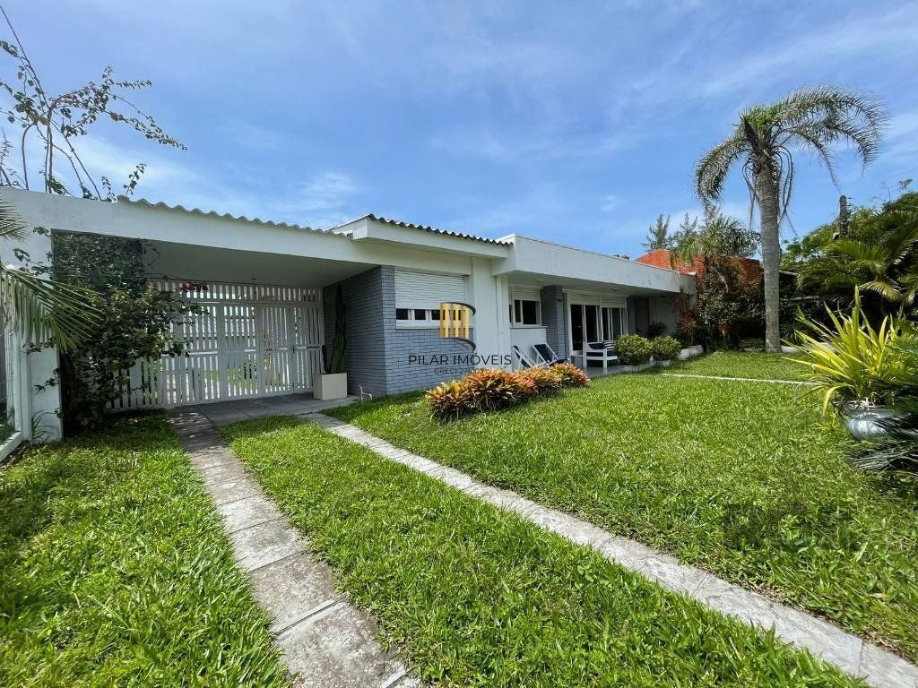 Casa 4 dormitórios no bairro Atlântida