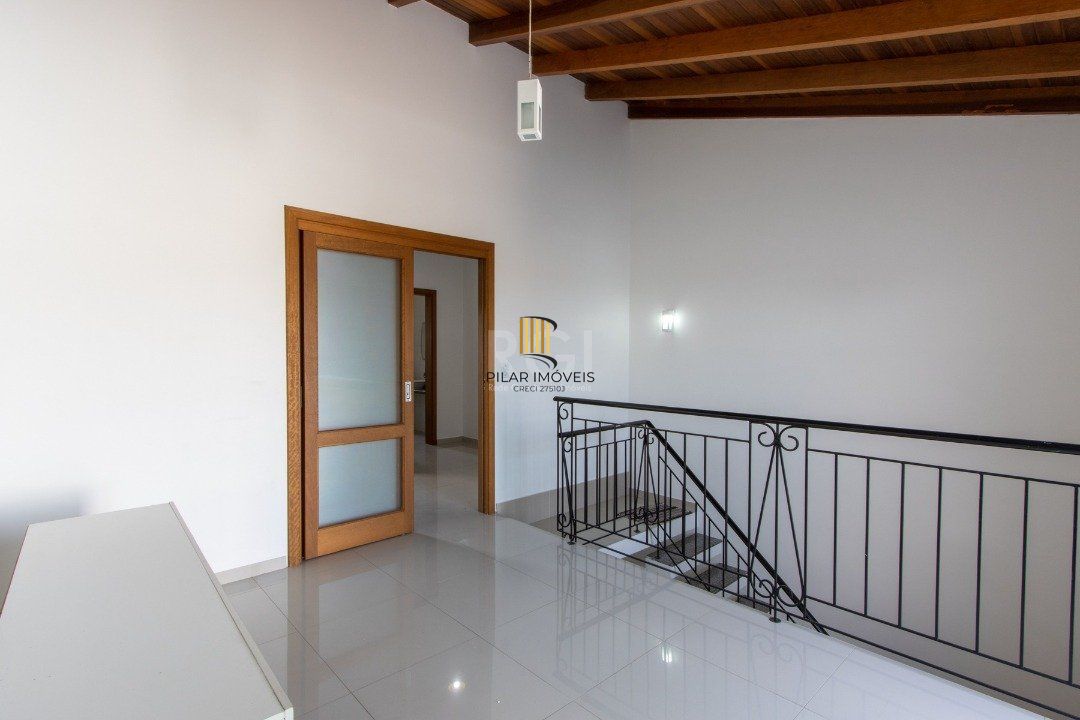 Casa para Venda - 204m², 3 dormitórios, sendo 3 suites, 2 vagas - Espirito Santo