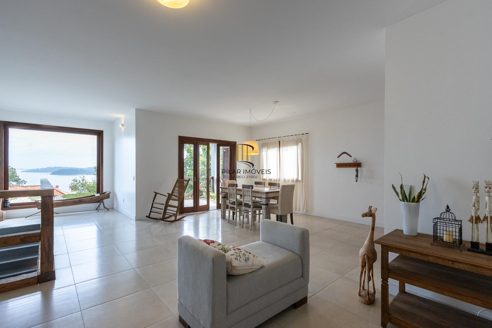 Casa com 6 quartos à venda  bairro Espírito Santo, Porto Alegre.