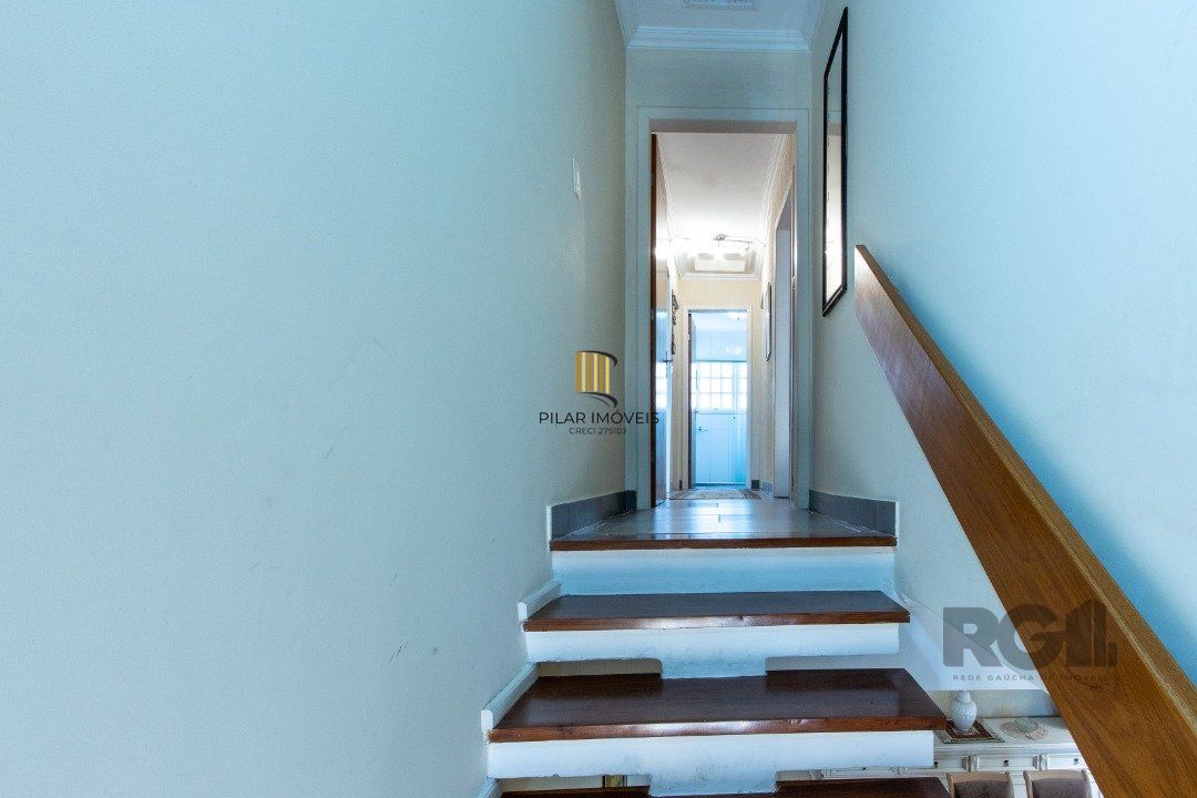 Casa para Venda - 254m², 4 dormitórios, sendo 3 suites, 5 vagas - Espirito Santo