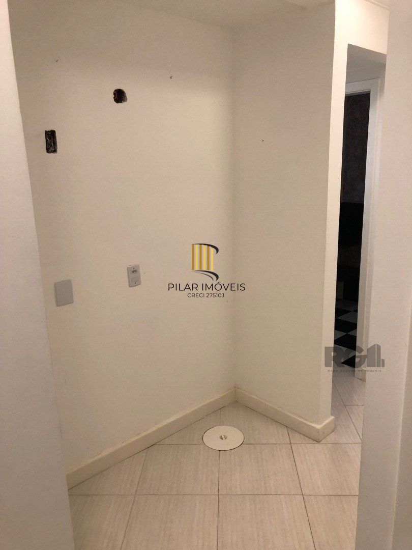 Excelente sala comercial. 2 salas muito espaçosas e uma meno