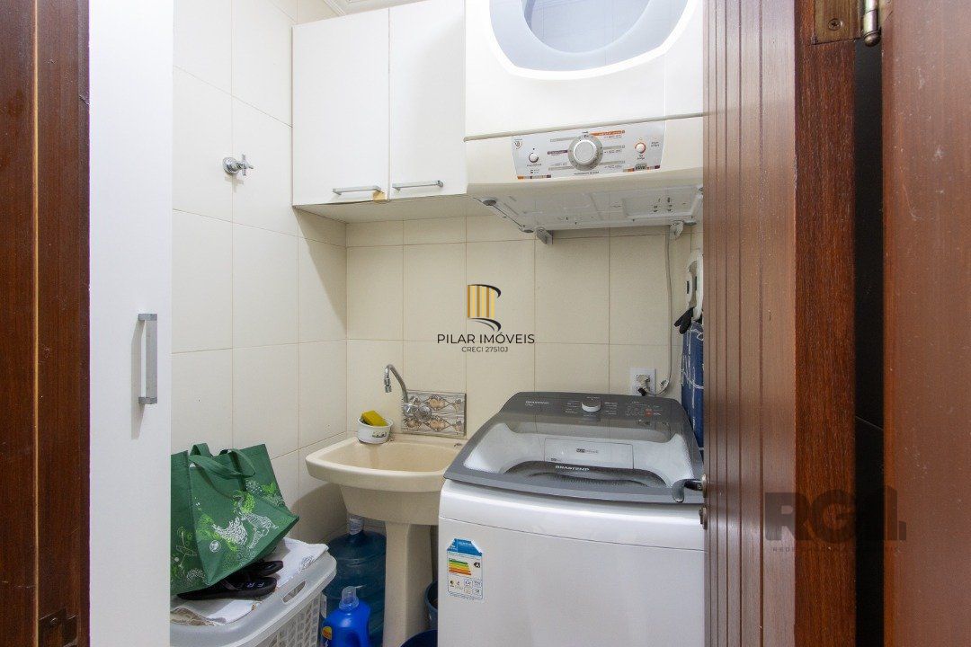 Casa 3 dormitórios no bairro Hípica