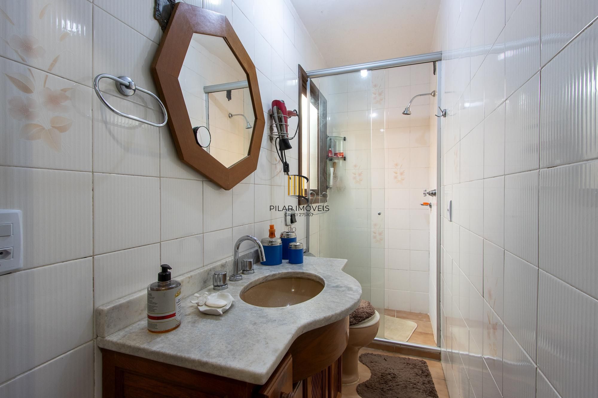 **Casa de 05 dormitórios, 03 suítes, 06 Banheiros, com 315,10m² privativos na Vila Conceição, Porto Alegre, RS**