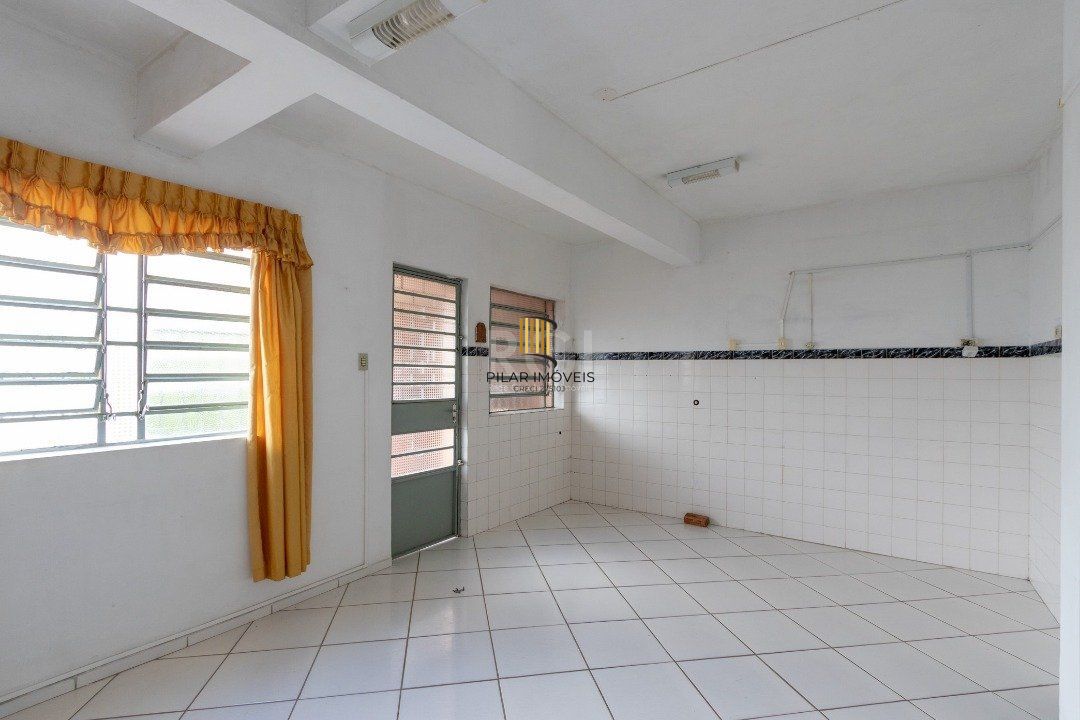 Casa para Venda - 220m², 3 dormitórios, sendo 2 suites, 2 vagas - Coronel Aparício Borges