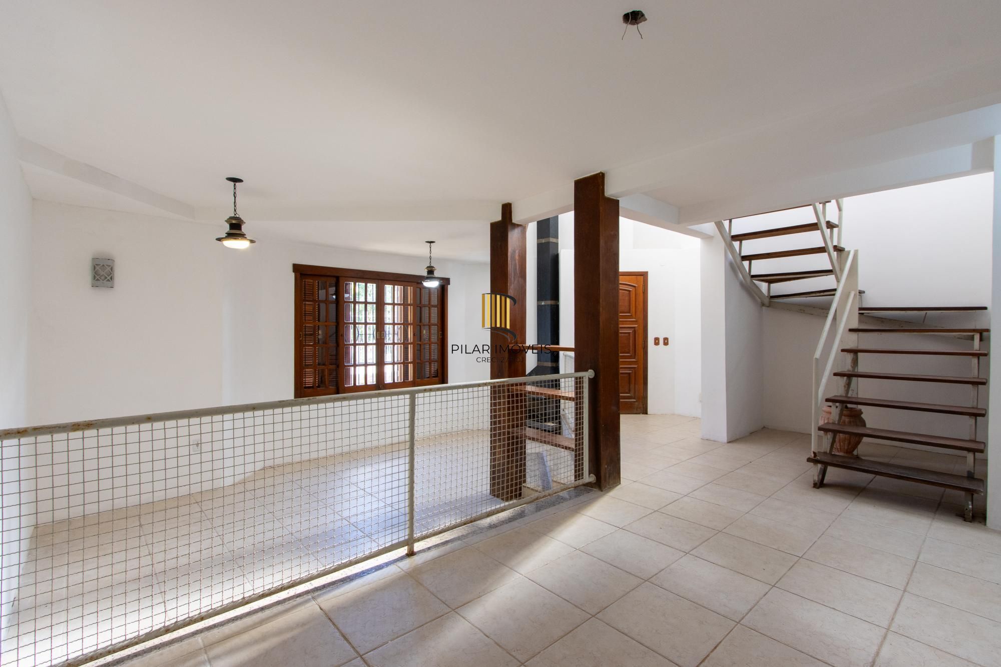 Casa para Venda - 253.35m², 3 dormitórios, sendo 1 suites, 4 vagas - Serraria