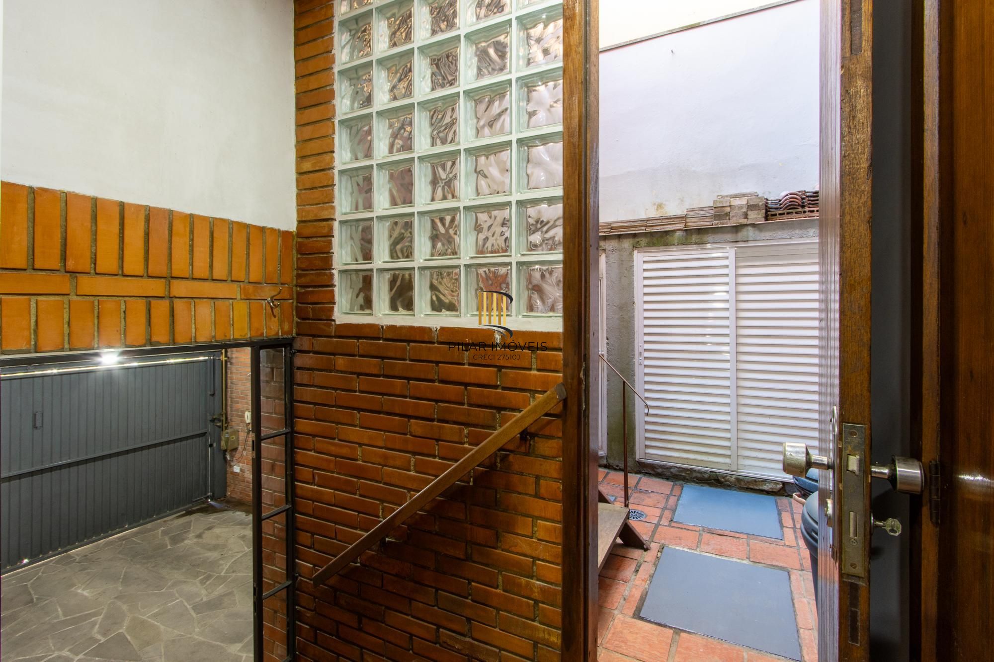 Casa 5 dormitórios no bairro Teresópolis