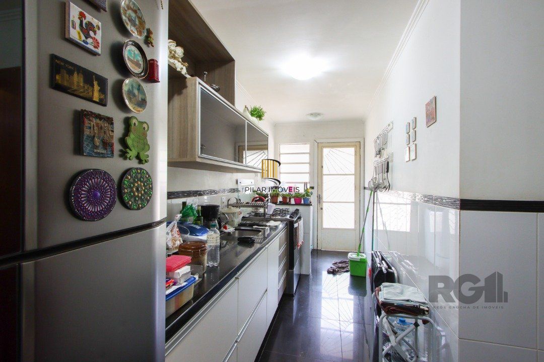 Excelente Casa Tipo Sobrado de alvenaria