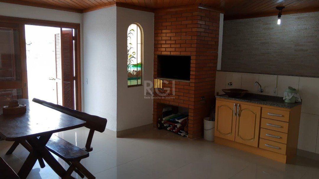 Cobertura para Venda - 182m², 4 dormitórios, sendo 1 suites, 2 vagas - São João