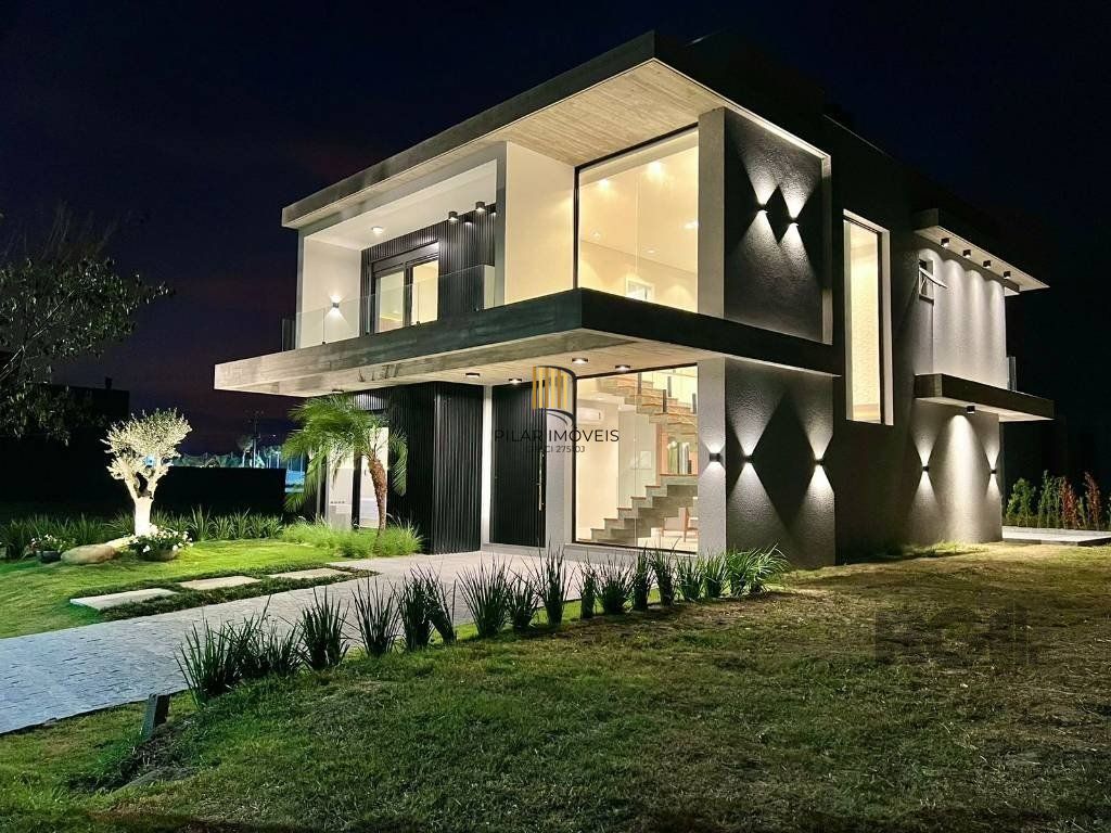 Casa de Condomínio 4 dormitórios no bairro Centro
